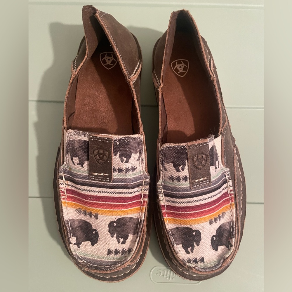 Ariat ladies Sz 6.5/7 Cruiser Casual Shoes